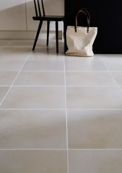 Carrelage sol ivoire effet béton L.42,6 x l.42,6 cm x ép.7,4 mm, Konkrete