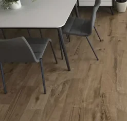 Dalle sur plots effet bois Corcovado 2.0 Walnut R11 30x120,5 cm - Réflex boutique