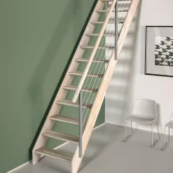 Escalier droit Sogem chêne coloris naturel 13 marches sans contremarches Ardennes avec rampe
