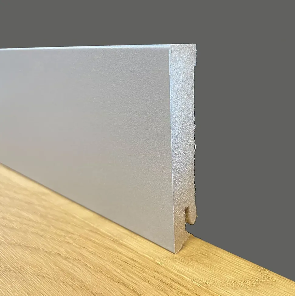 96ml de PLINTHE CARRÉE en FIBRE DE BOIS COMPACTE 80X15 ARGENT