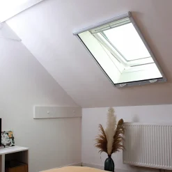 Moustiquaire enroulable alu pour fenêtre de toit L 100 cm x H 120 cm blanc