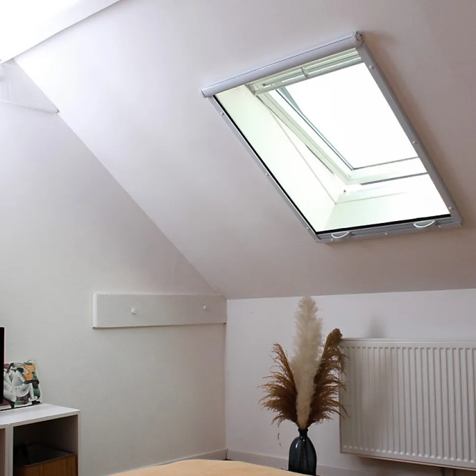 Moustiquaire enroulable alu pour fenêtre de toit L 100 cm x H 120 cm blanc
