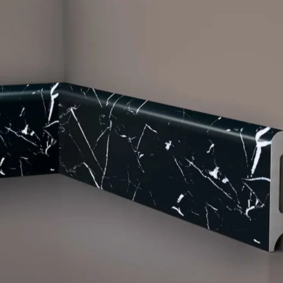 Palette de 104ml de Plinthe BC Brillante NERO MARQUINA 85x14x2000mm en POLYMÈRES