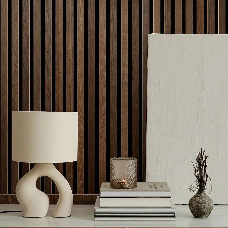 Panneau tasseaux bois 250 x 30 x 1cm - Lamelles chêne foncé véritable fond noir - 0,75m²
