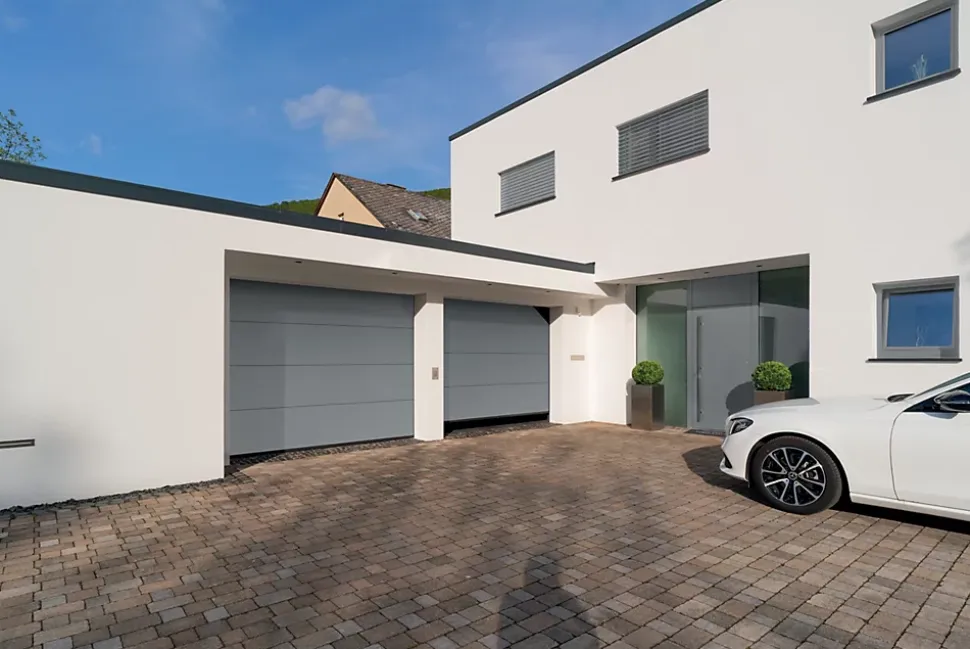 Porte de garage sectionnelle acier Hormann Planar gris aluminium RAL 9007 Matt Deluxe - l.250 x h.200 cm - motorisée
